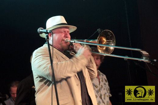 Dr. Ring Ding (D) with The Staedytones - Dynamite Ska Festival - Felsenkeller, Leipzig 03. November 2018 (4).JPG